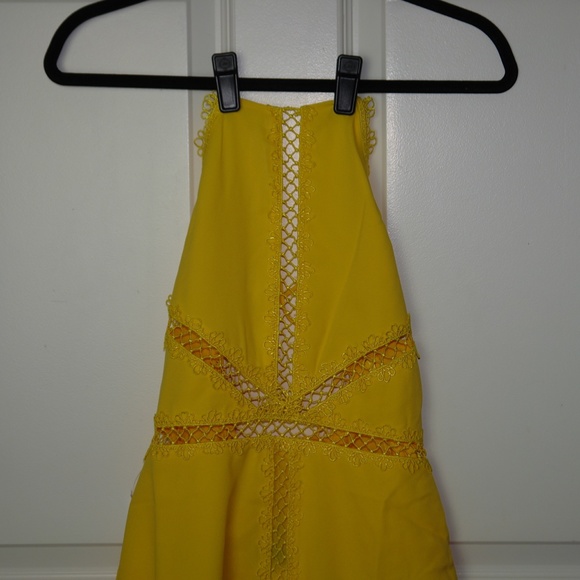 NWT NBD Chels Vibrant Yellow Chiffon Halter Mini Dress Crocheted Cutouts Small - Picture 5 of 10
